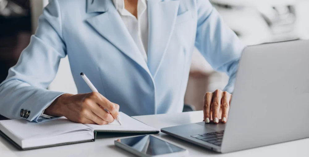 Облік клієнтів і документів у єдиній CRM-системі.